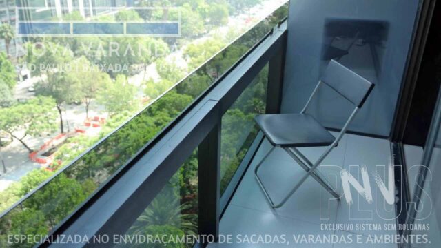 Suporte de Mídia Vertical ✨ FrontLight Moderna e Valorizada Sob Medida ⛱️ Empenas Cegas Jose Menino (Santos) ☎ 0800